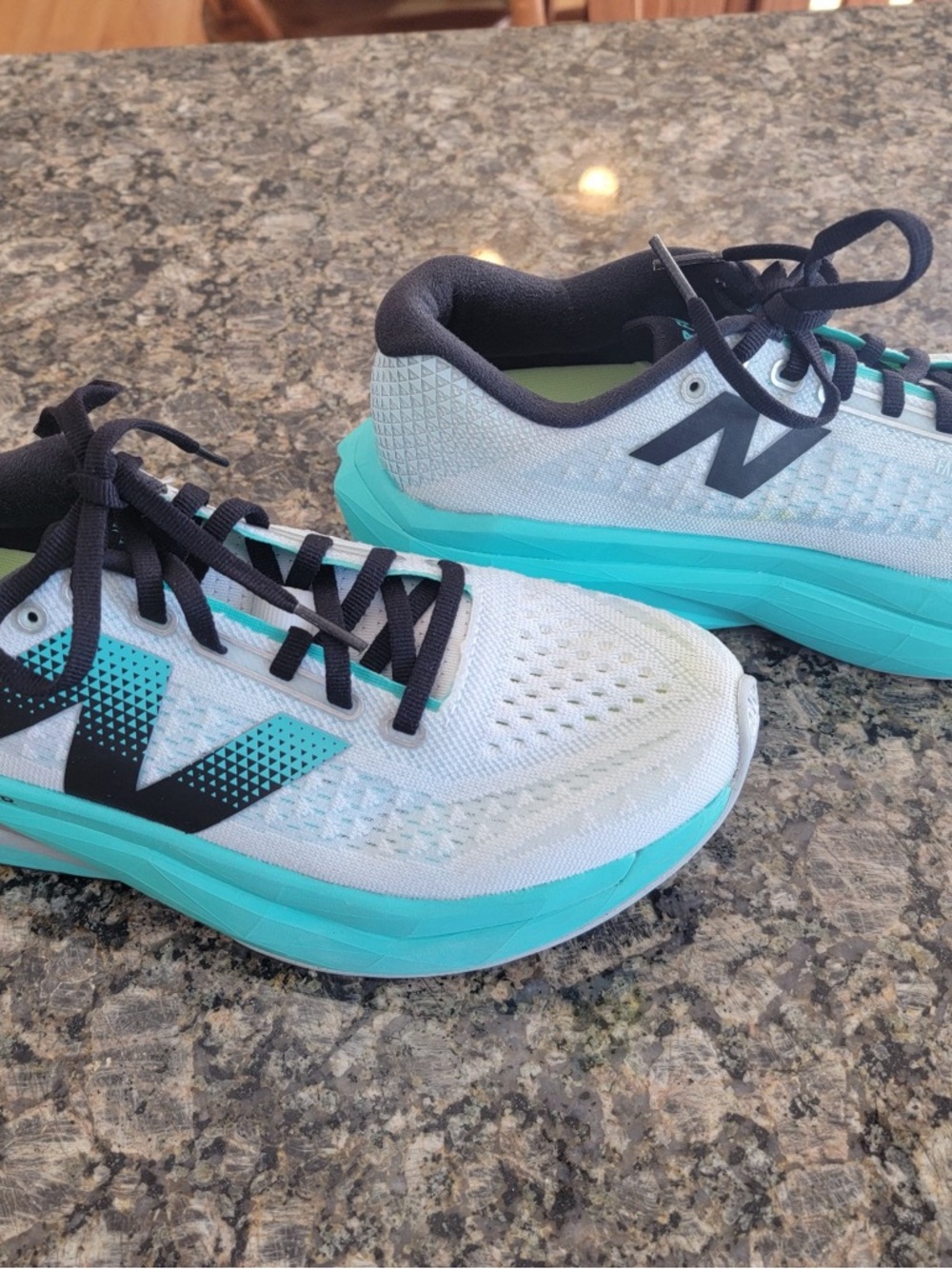 New Balance Women's SuperComp Trainer size 9 EUC - Picture 2 of 9